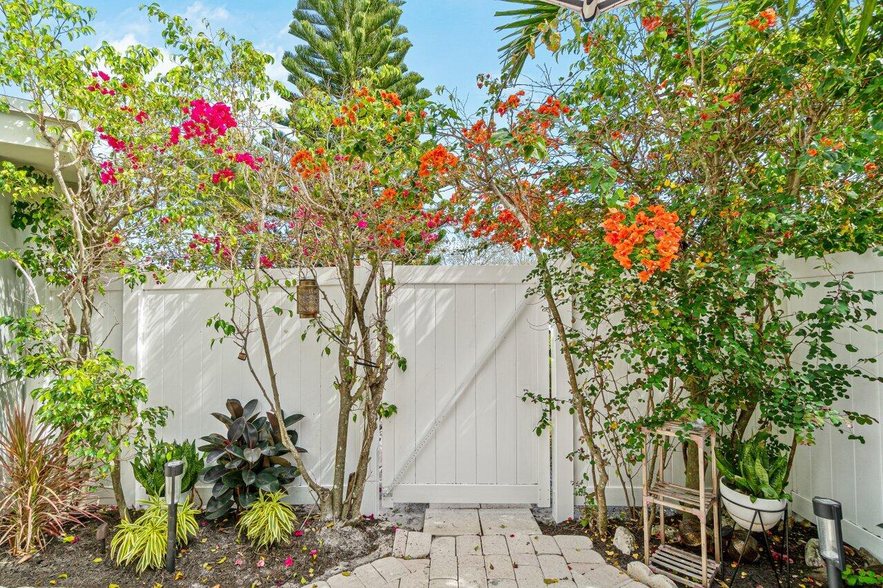 ROYAL OAK HILLS 2ND SEC - Residential Lease