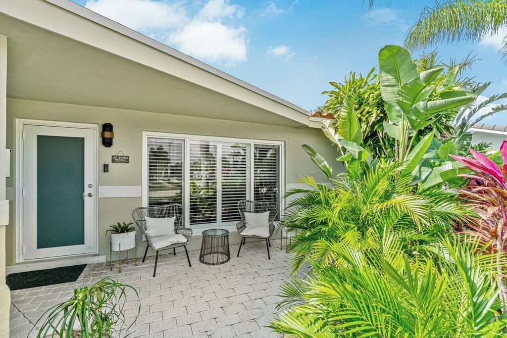 Photo of 501 SW 8th Terrace, Boca Raton, FL 33486 (MLS # R11169821)