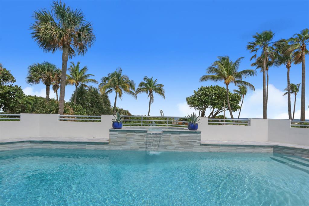 TROPICAL SHORES - Residential