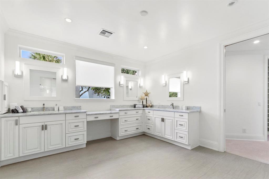 TROPICAL SHORES - Residential