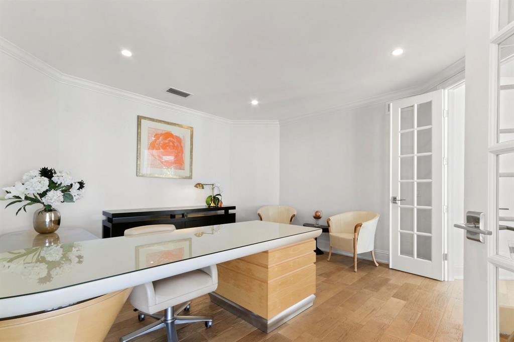 TROPICAL SHORES - Residential