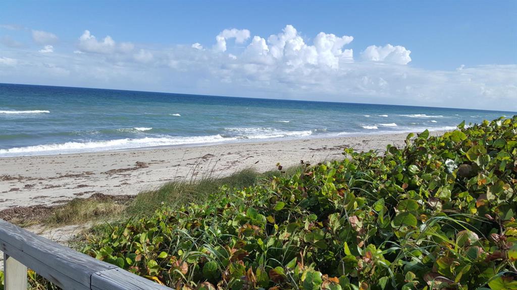 TROPICAL SHORES - Residential