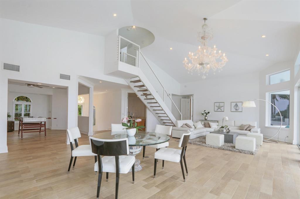 TROPICAL SHORES - Residential