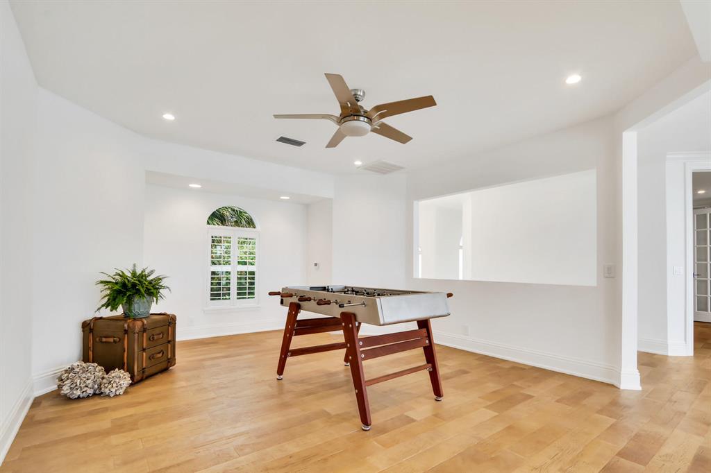 TROPICAL SHORES - Residential