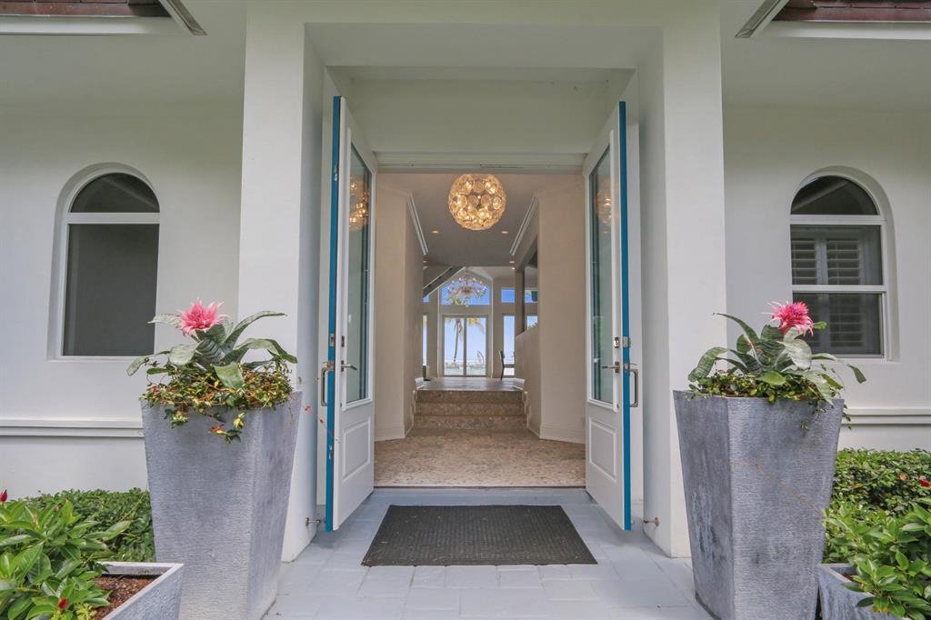 TROPICAL SHORES - Residential