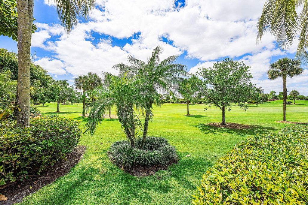 Photo of 136 Coral Cay Drive, Palm Beach Gardens, FL 33418 (MLS # B26017539)