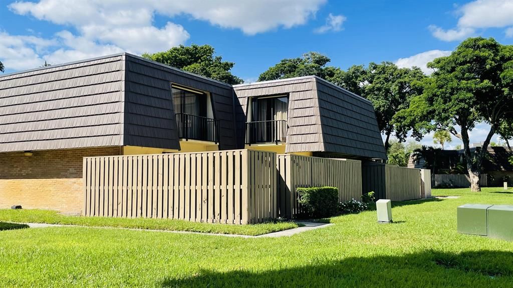 Photo of 1004 10th Court, Palm Beach Gardens, FL 33410 (MLS # R10748454)