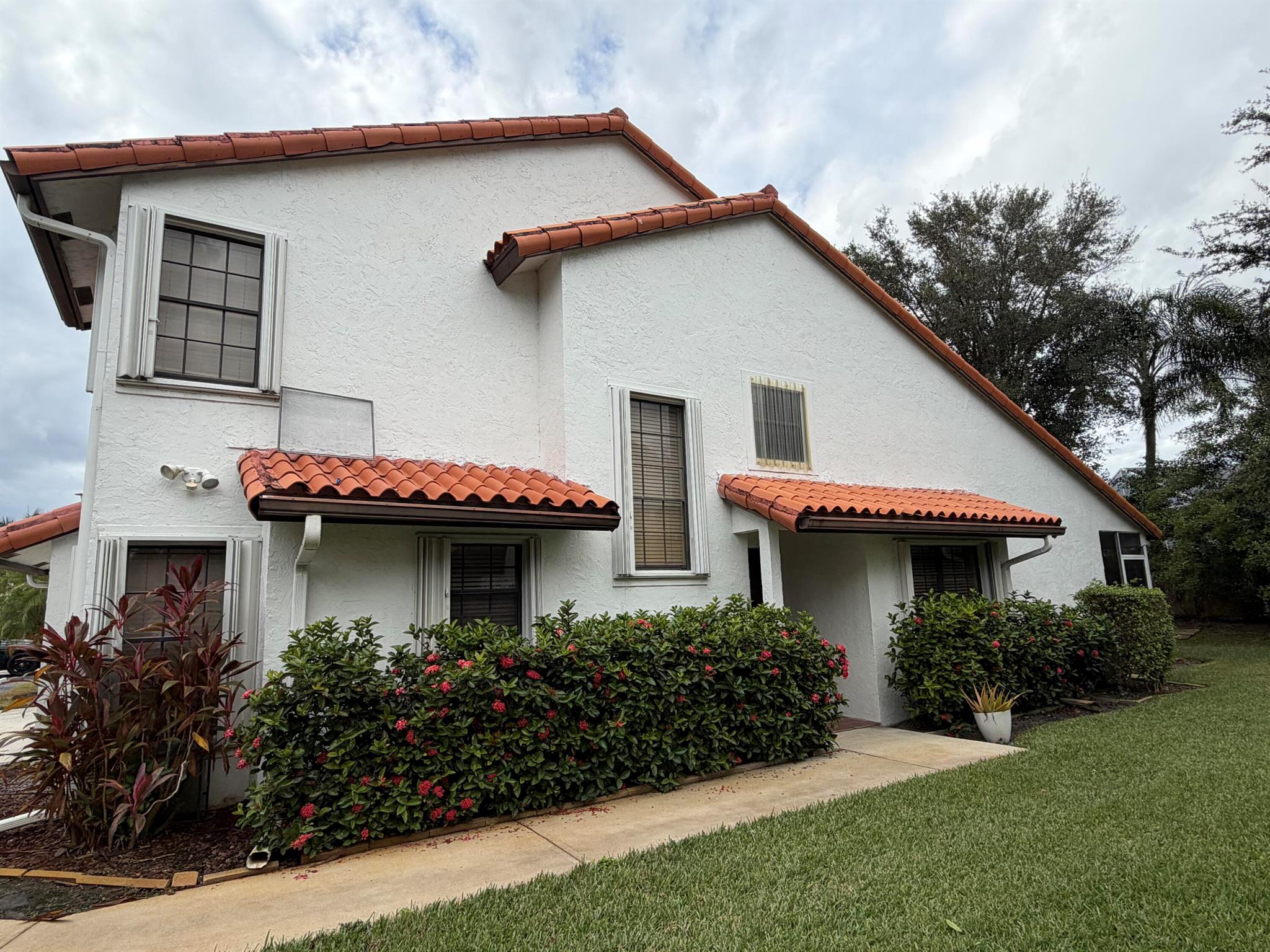 WELLINGTON PL OF WELLINGT - Residential Lease