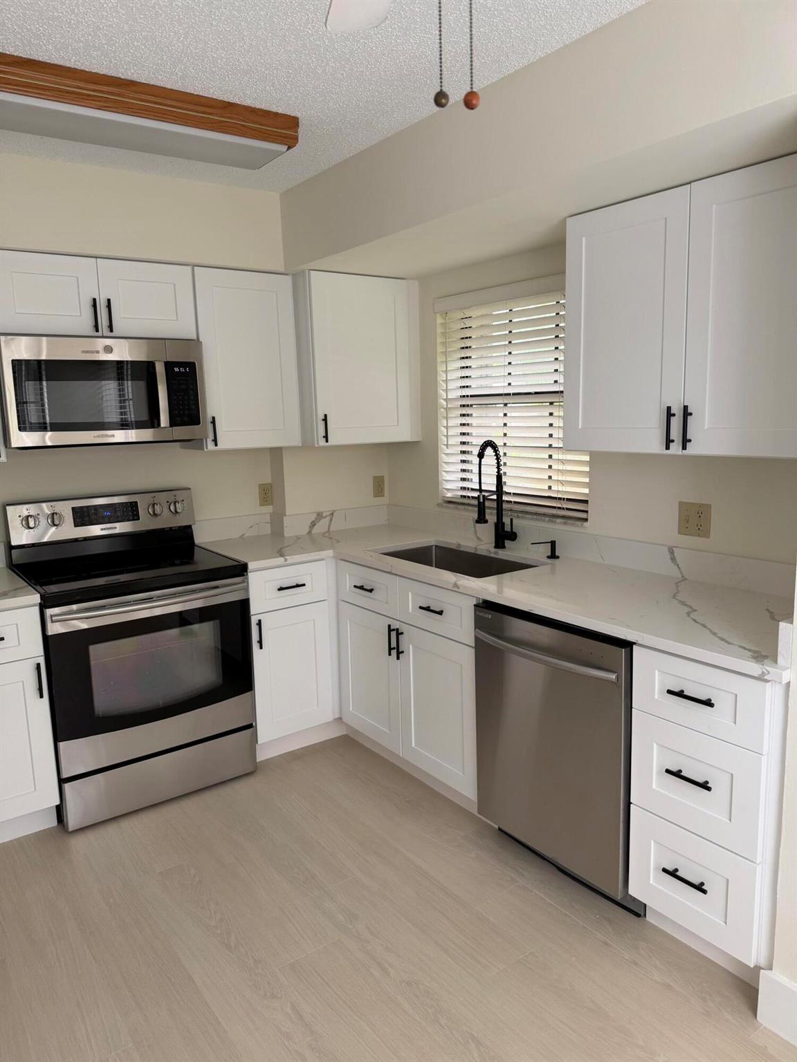 WELLINGTON PL OF WELLINGT - Residential Lease