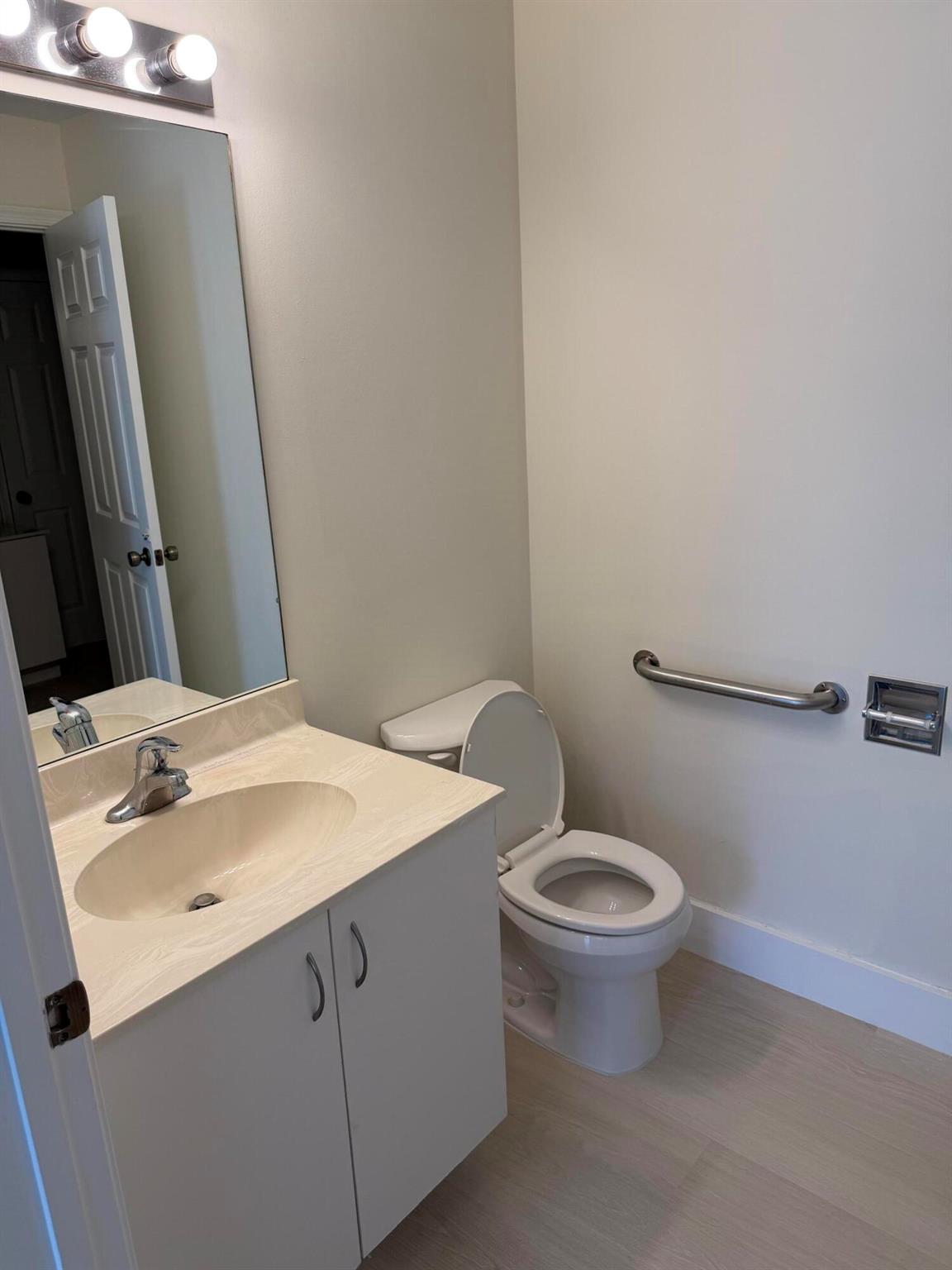 WELLINGTON PL OF WELLINGT - Residential Lease