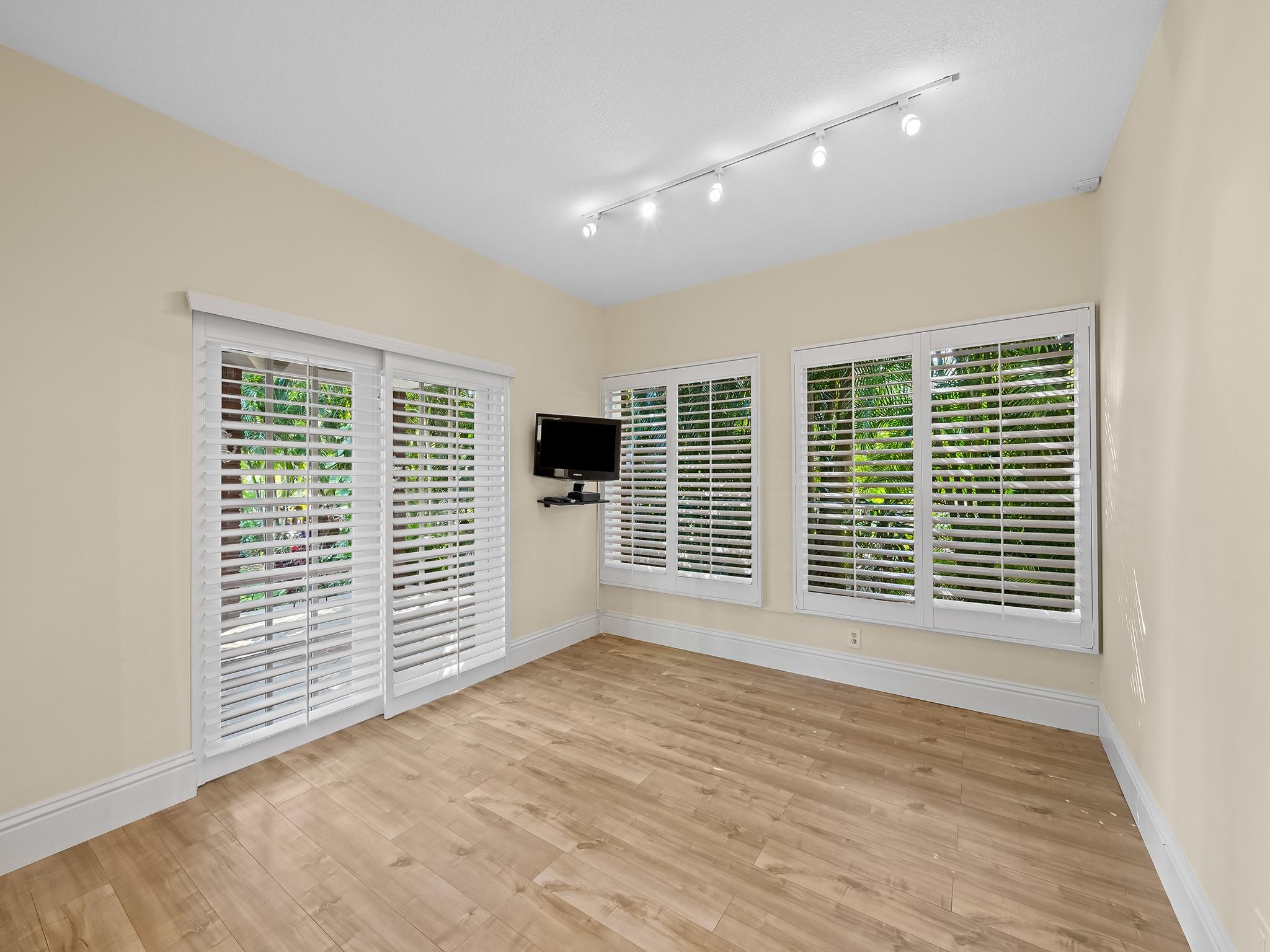 Shady Banks - Residential