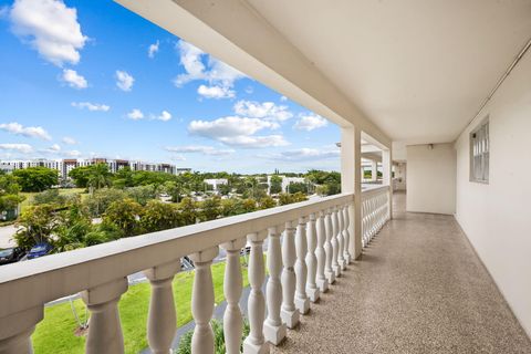 Tiny photo for 3535 Broken Woods Drive #404, Coral Springs, FL 33065 (MLS # B26040622)