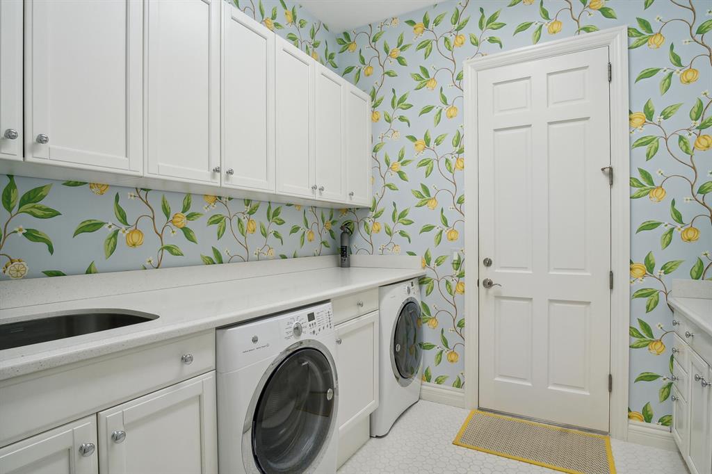 SAILFISH POINT - Residential