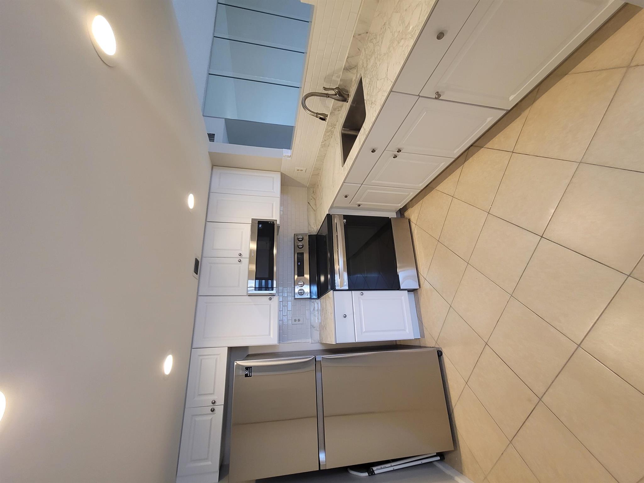 WELLINGTON CONDOS - Residential