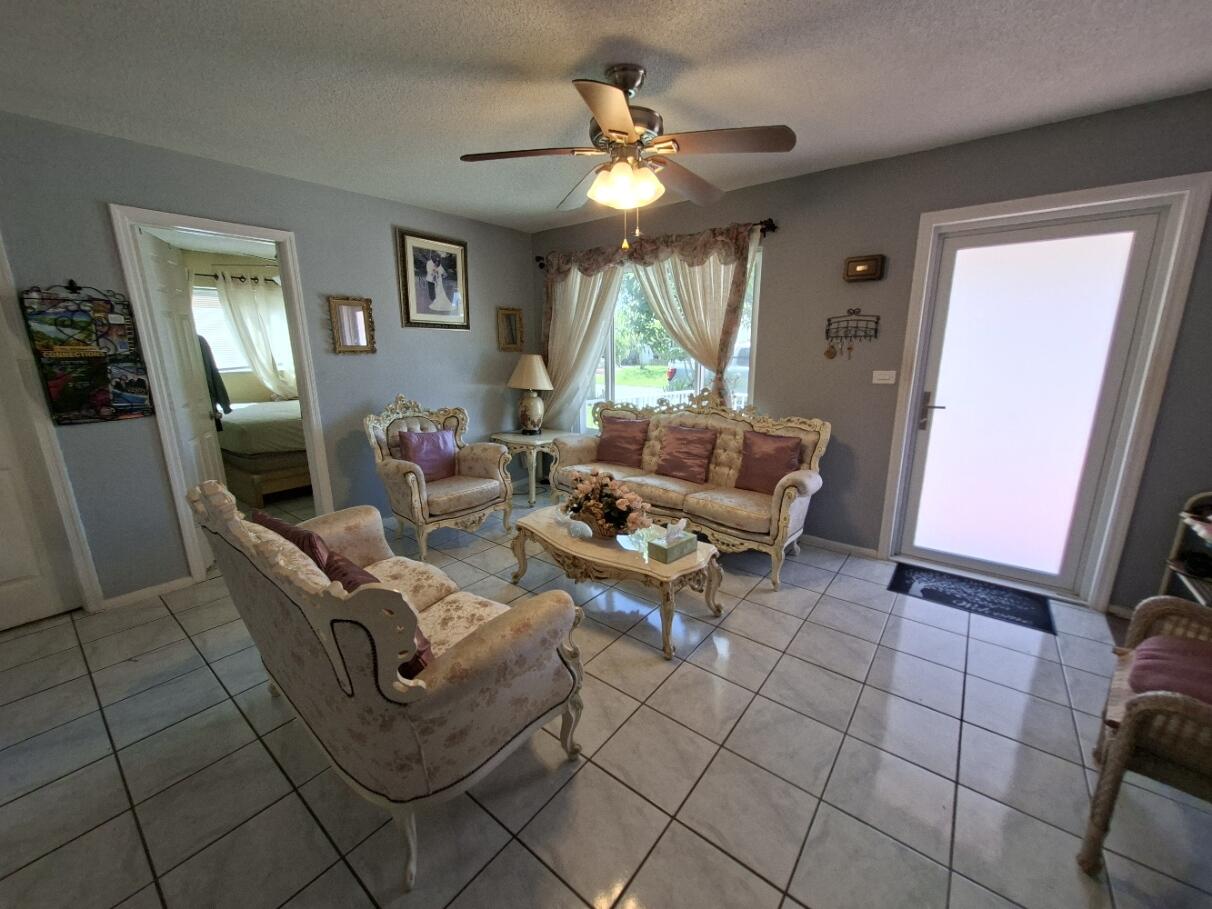 4513 NW 49th Street