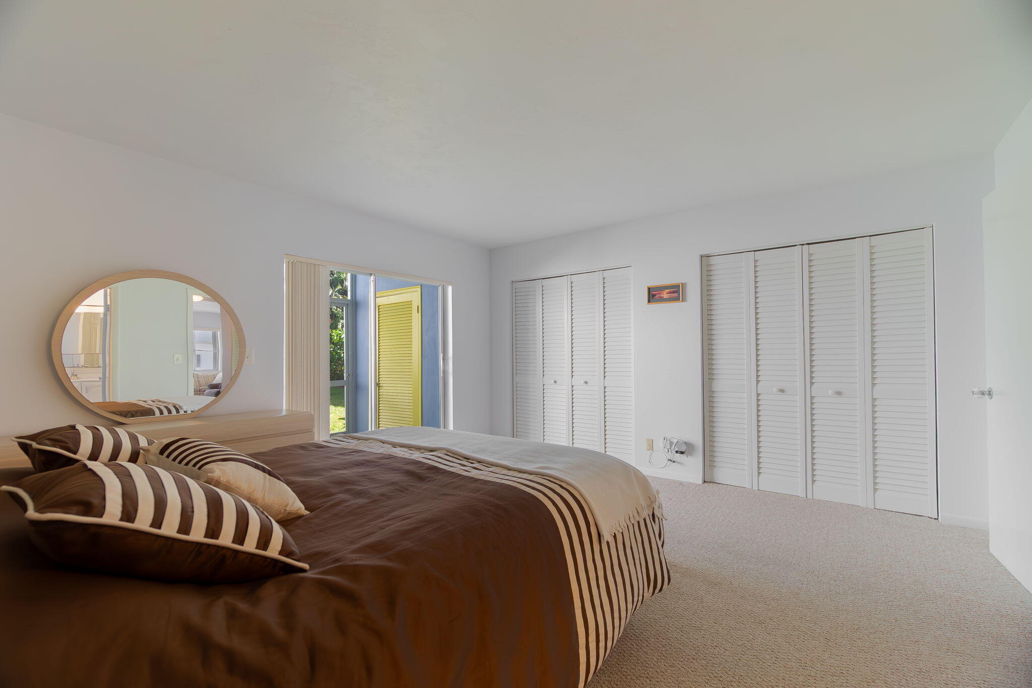 MURRY HILLS APT BLDG CONDO - Residential