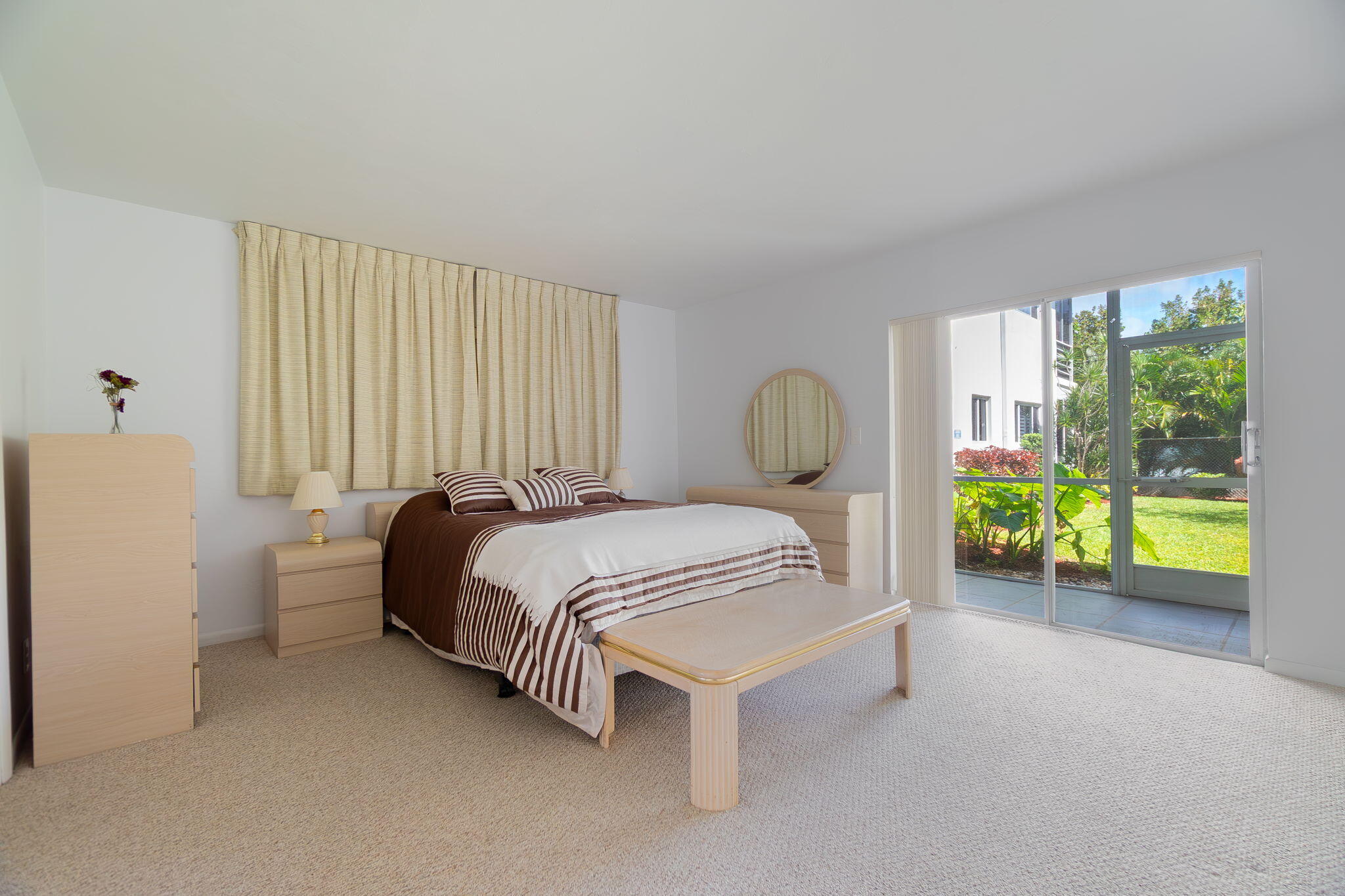 MURRY HILLS APT BLDG CONDO - Residential