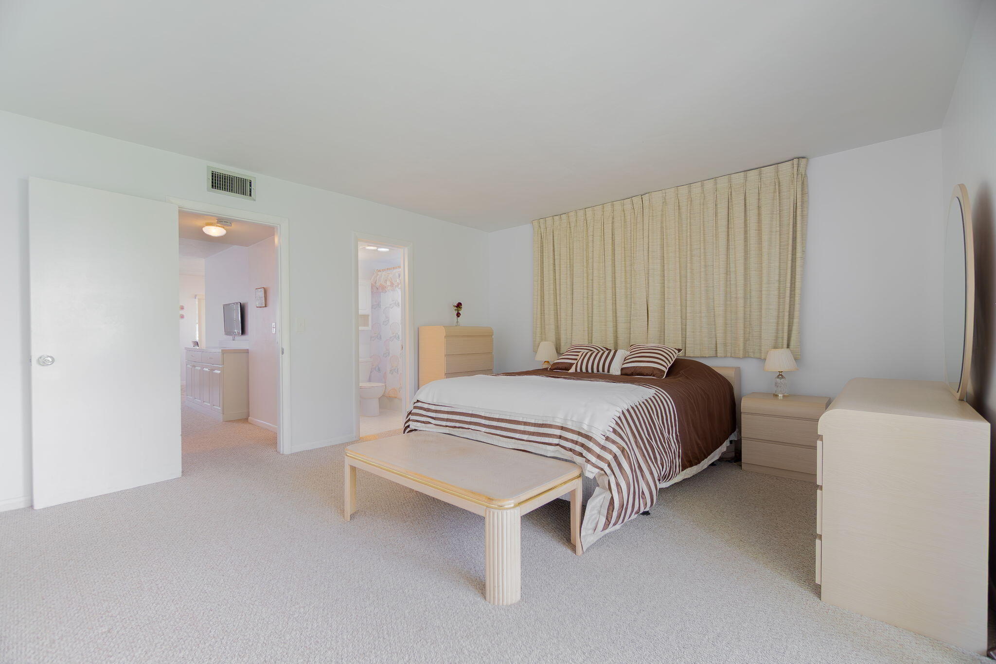 MURRY HILLS APT BLDG CONDO - Residential