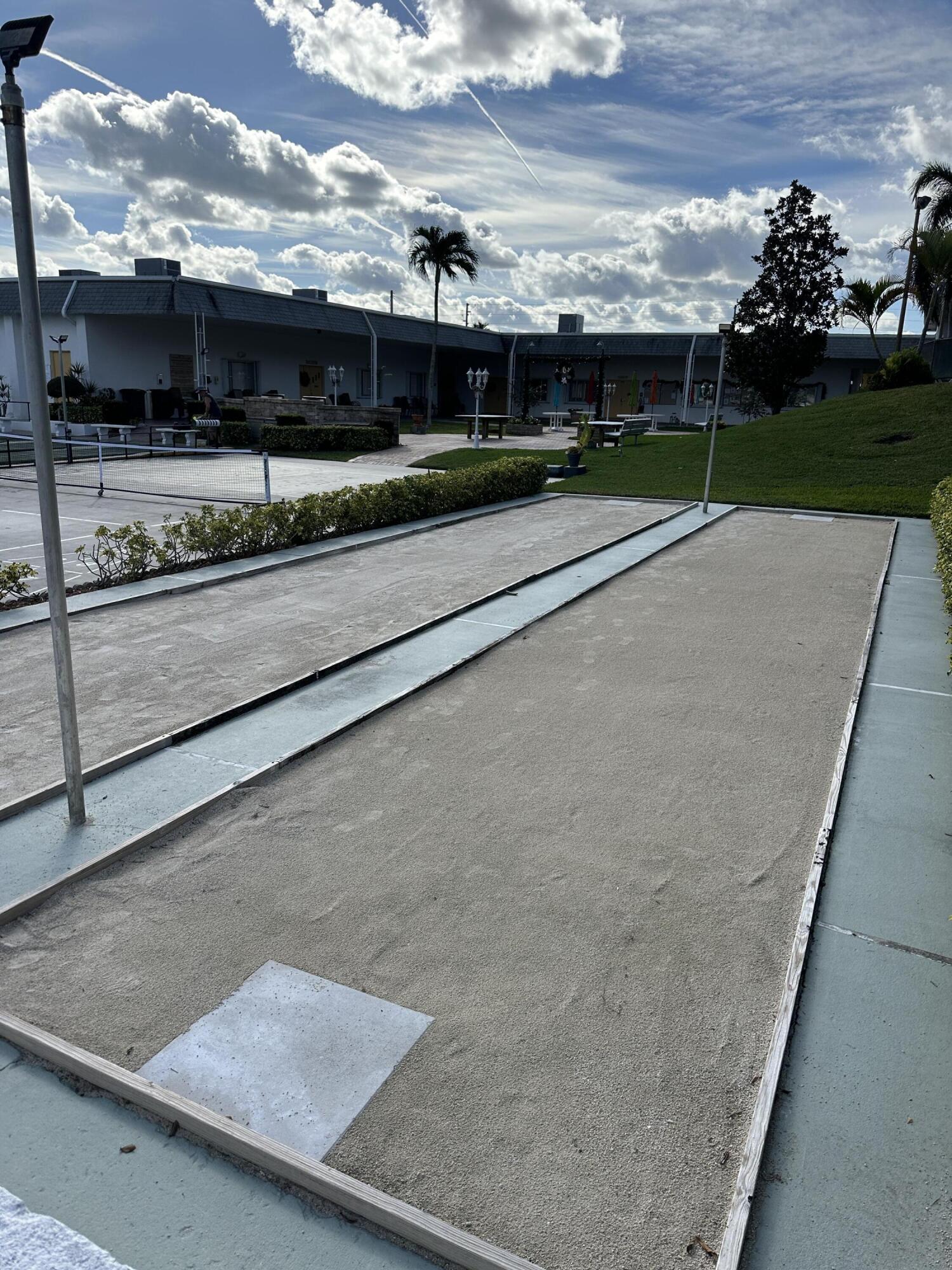 MURRY HILLS APT BLDG CONDO - Residential