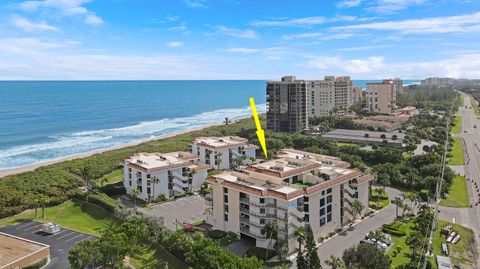 A home in Hutchinson Island