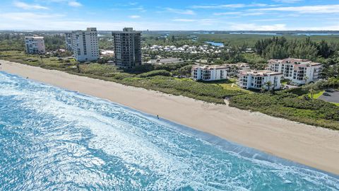 A home in Hutchinson Island