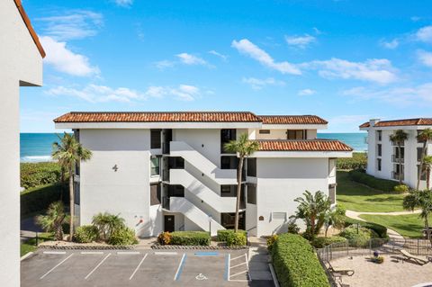 A home in Hutchinson Island