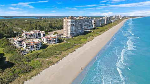 A home in Hutchinson Island