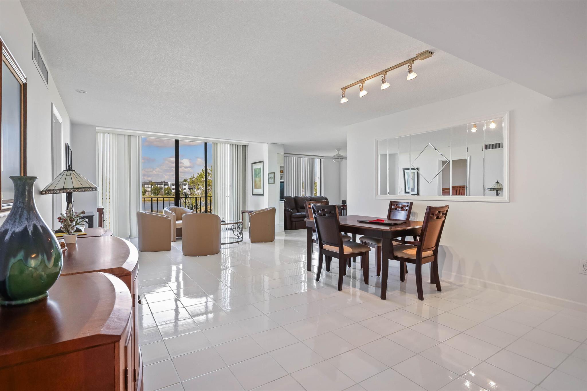 FOUNTAINS OF PALM BEACH C - Residential