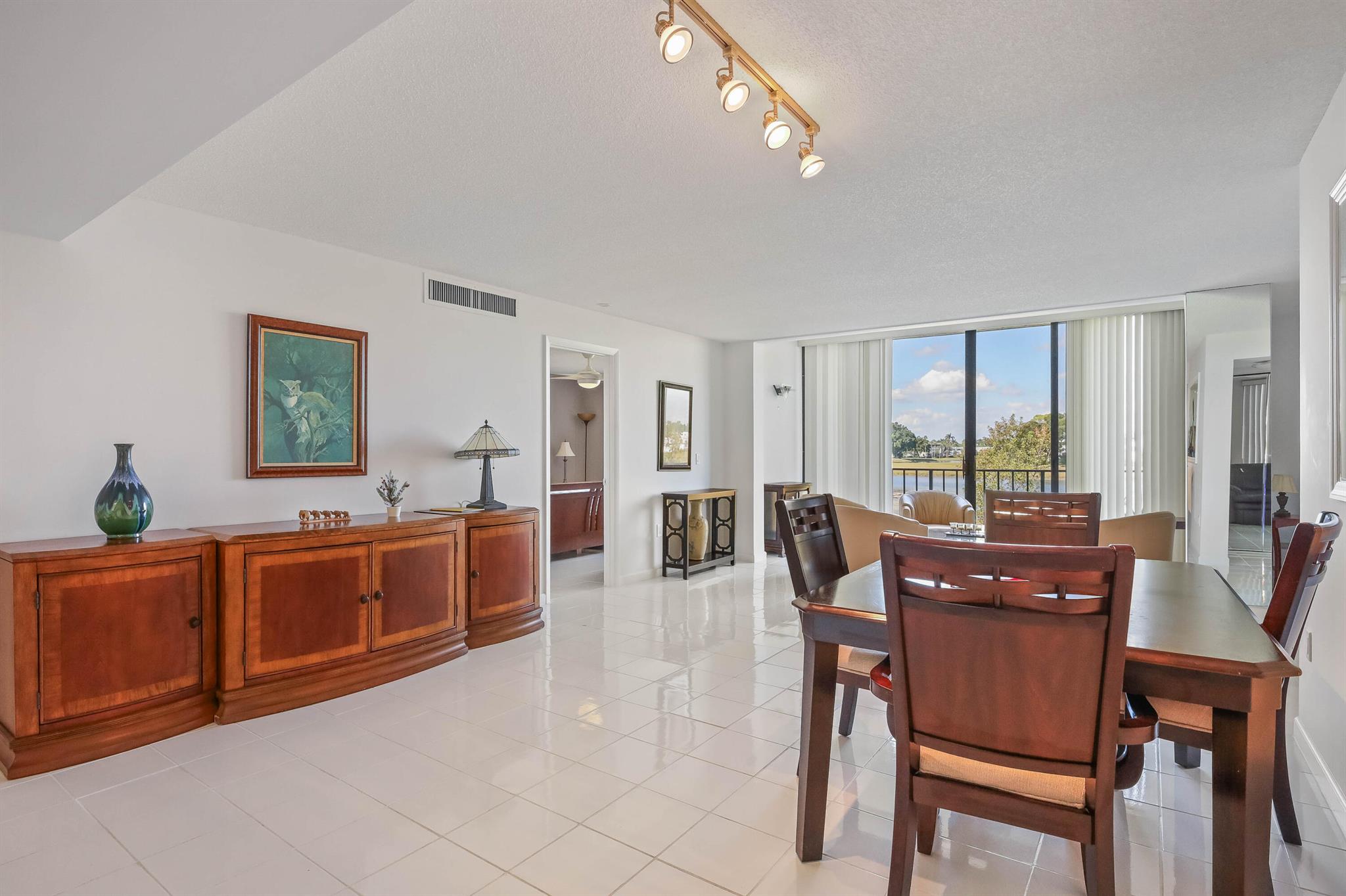 FOUNTAINS OF PALM BEACH C - Residential