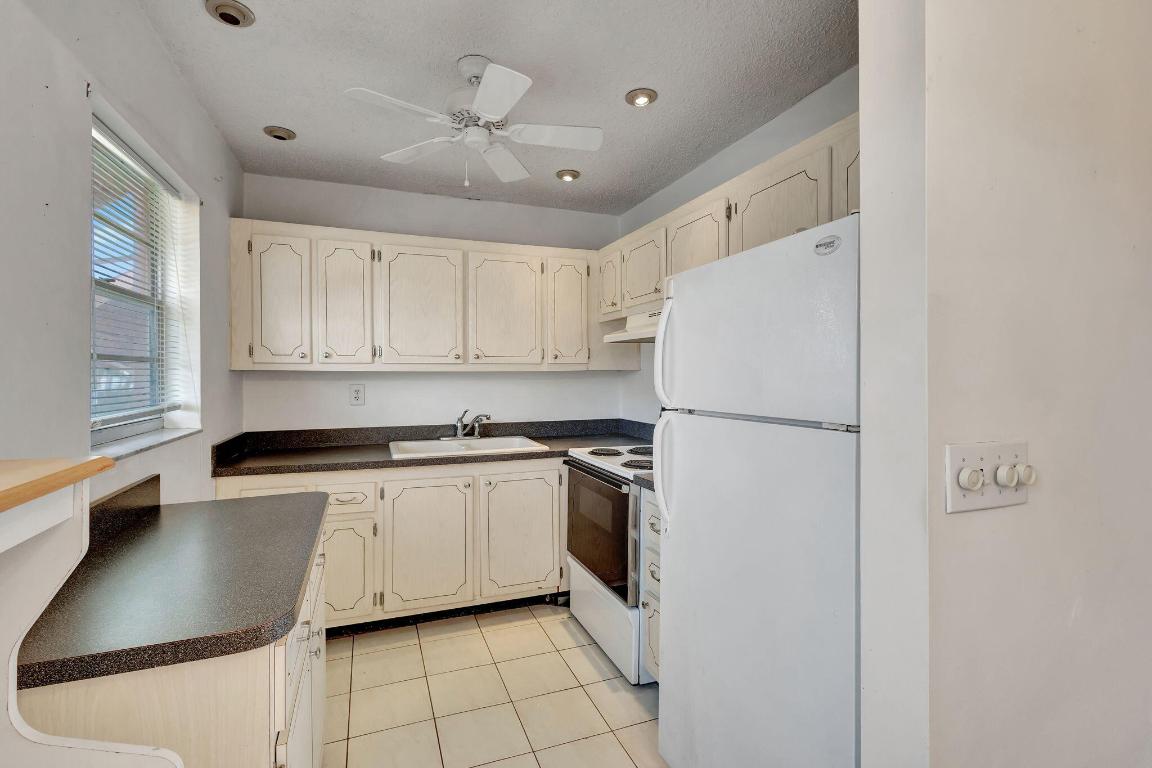 CENTURY VILLAGE SHEFFIELD CONDOS A TO Q - Residential