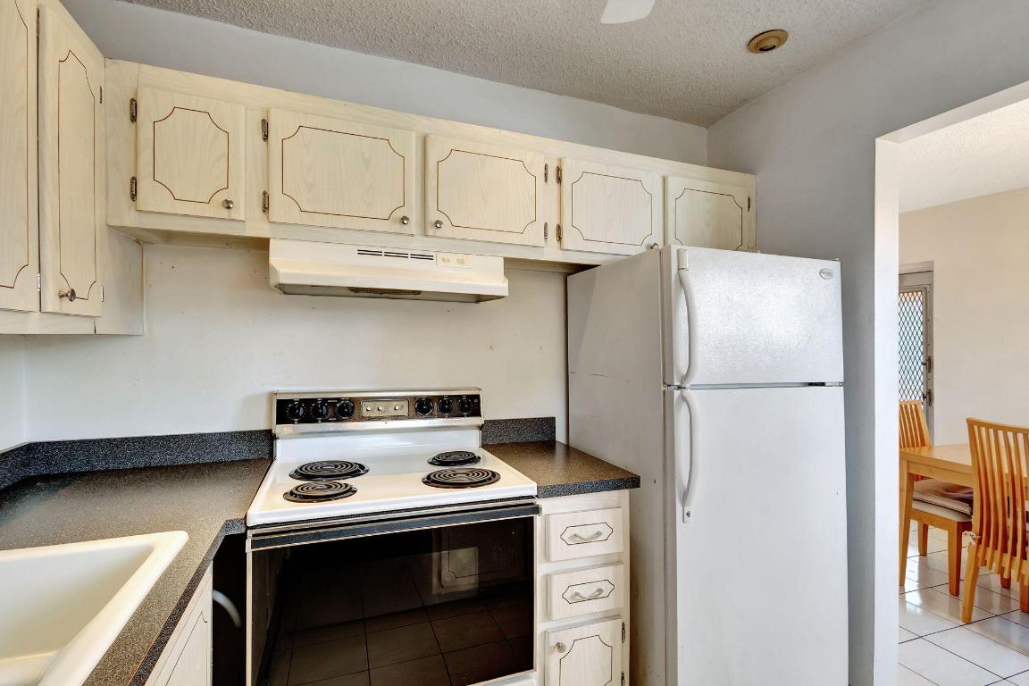 CENTURY VILLAGE SHEFFIELD CONDOS A TO Q - Residential