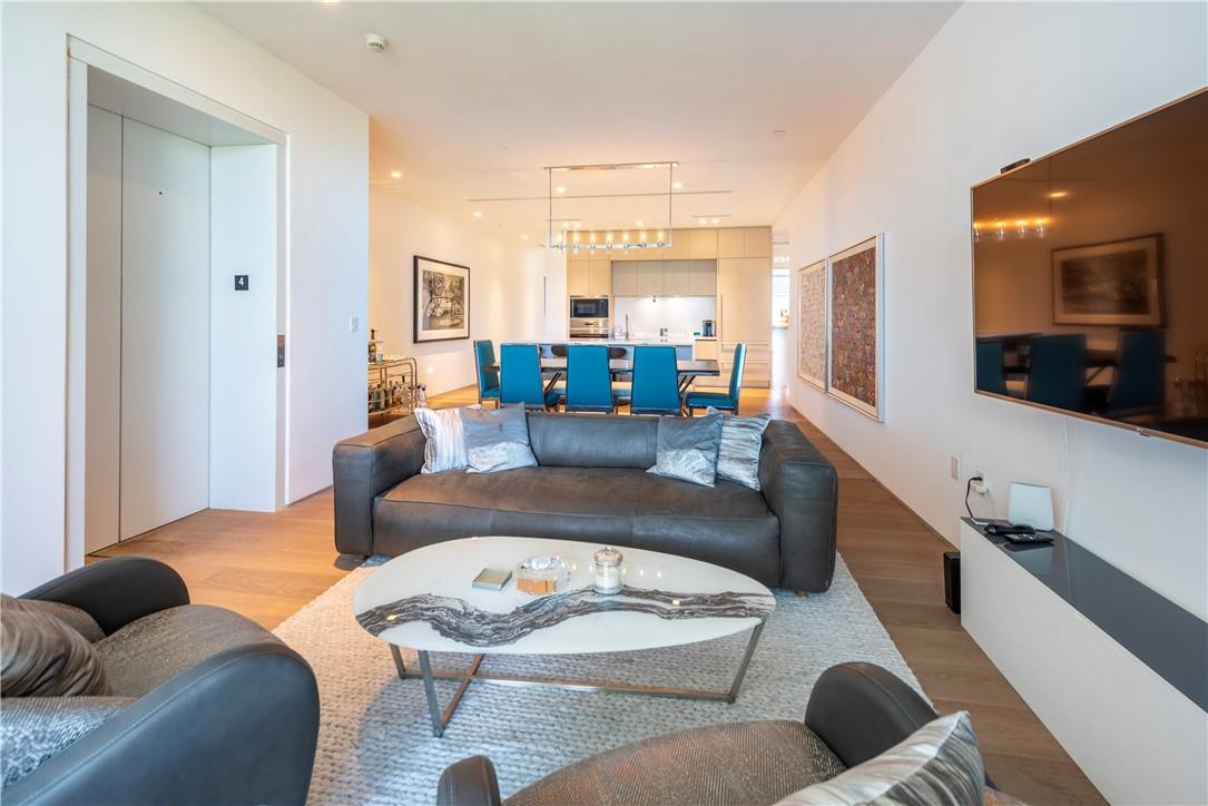 LOUVER HOUSE - Residential