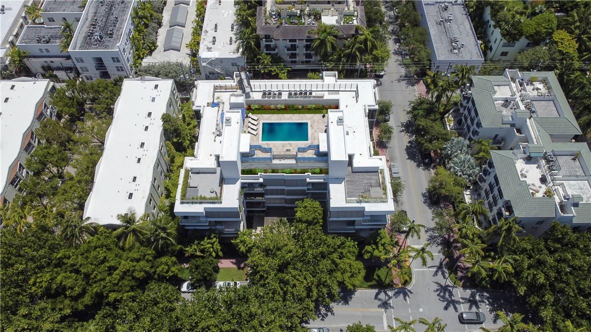 LOUVER HOUSE - Residential