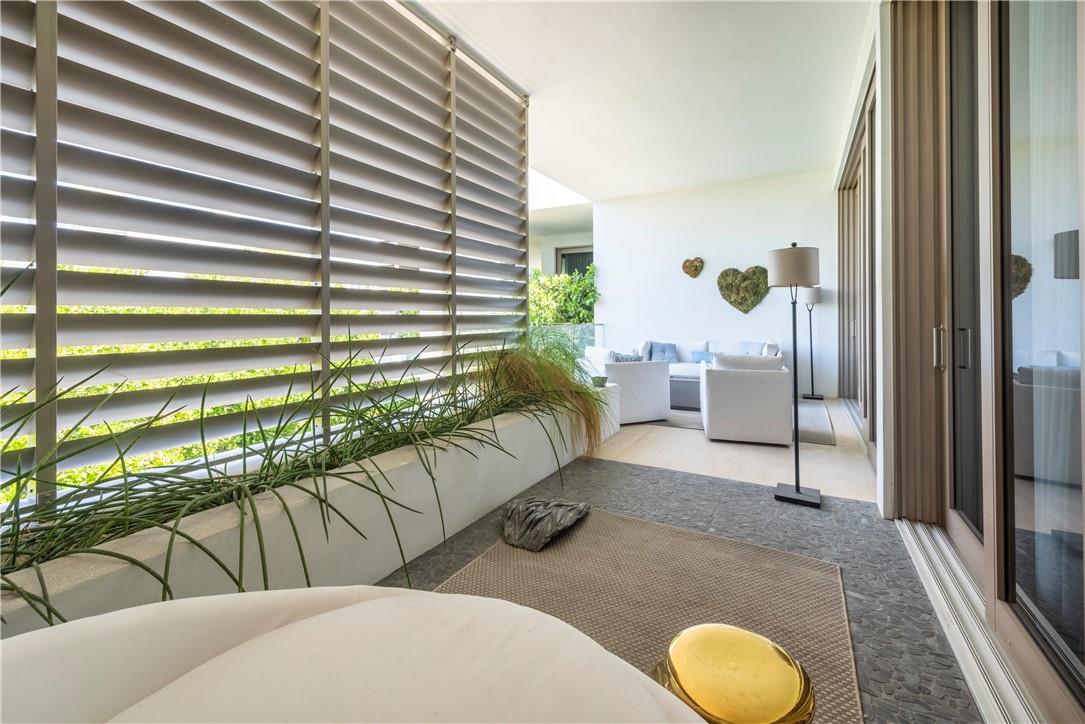 LOUVER HOUSE - Residential