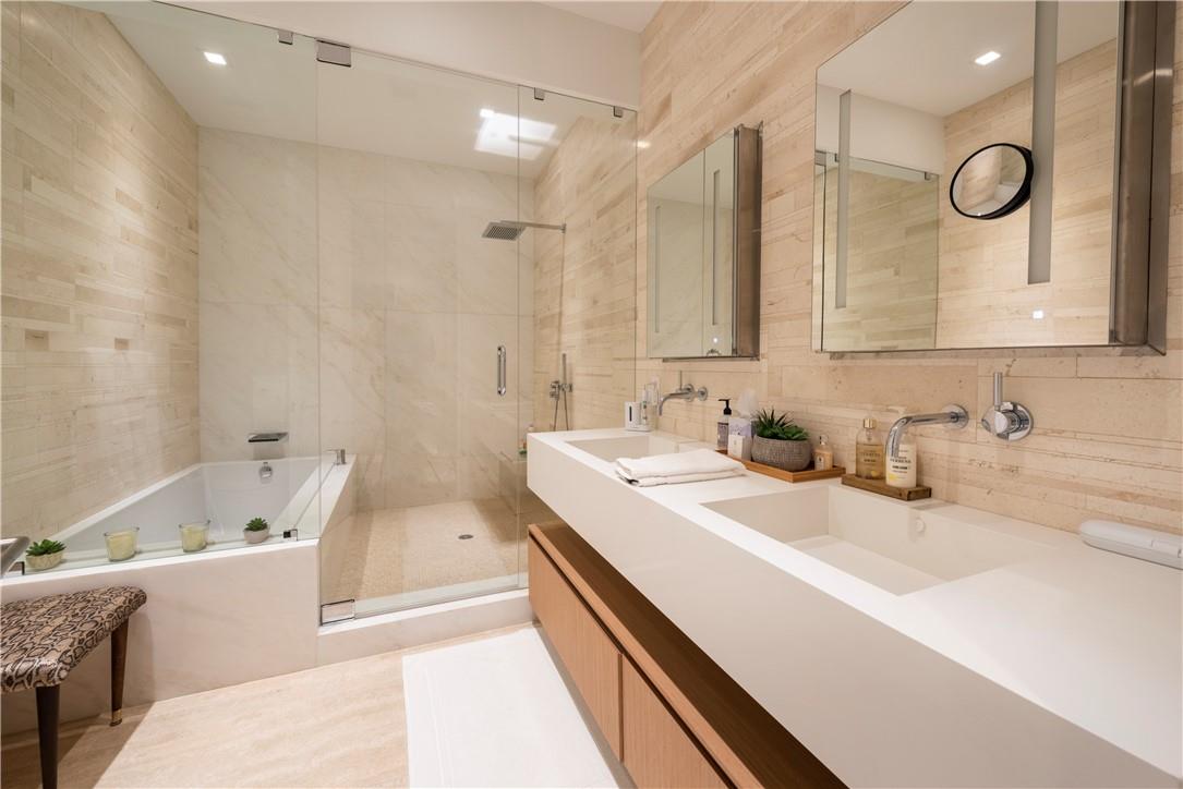 LOUVER HOUSE - Residential