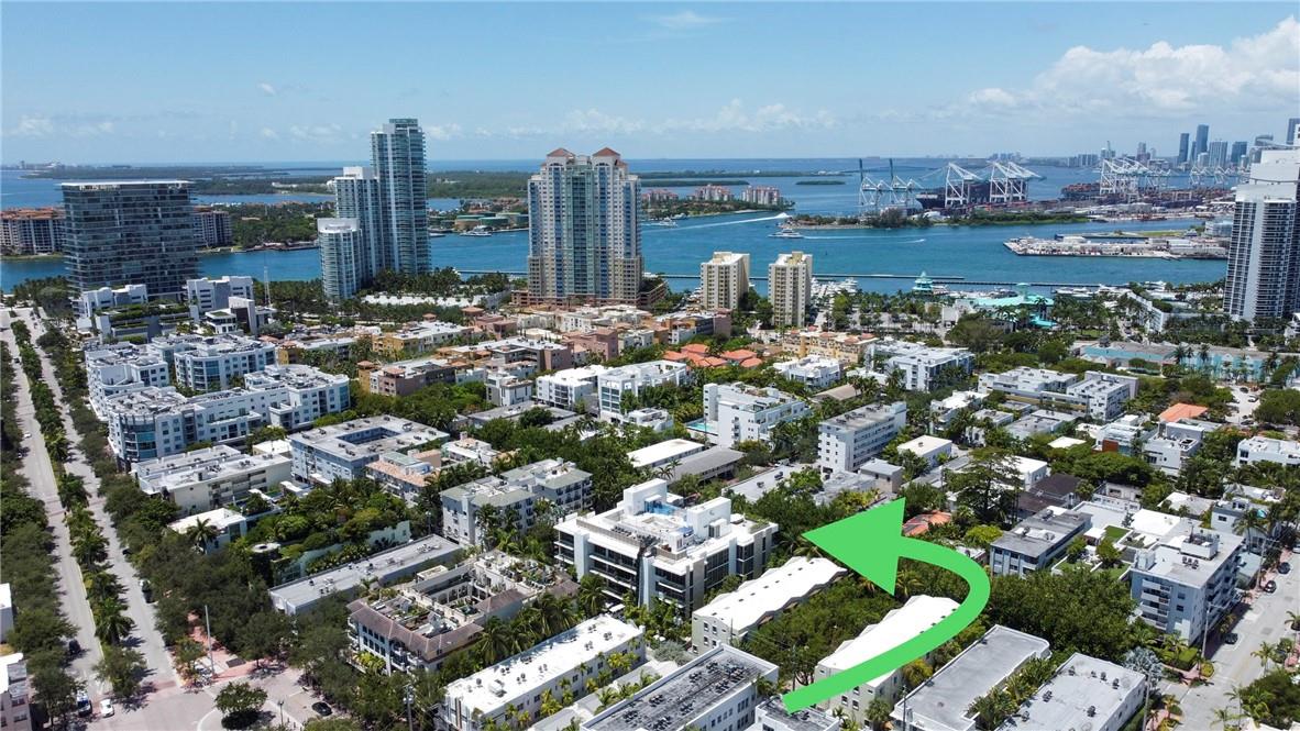 LOUVER HOUSE - Residential