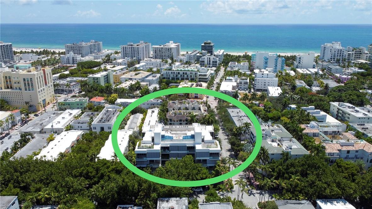 LOUVER HOUSE - Residential