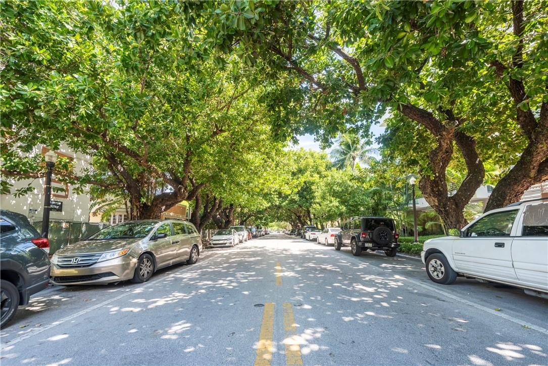 LOUVER HOUSE - Residential