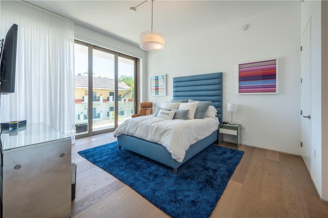 LOUVER HOUSE - Residential