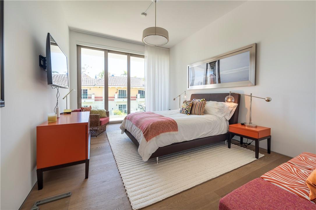 LOUVER HOUSE - Residential