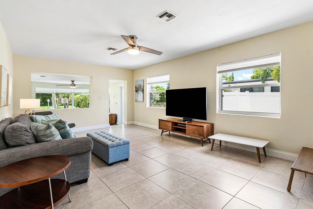 123 NW 6th Avenue