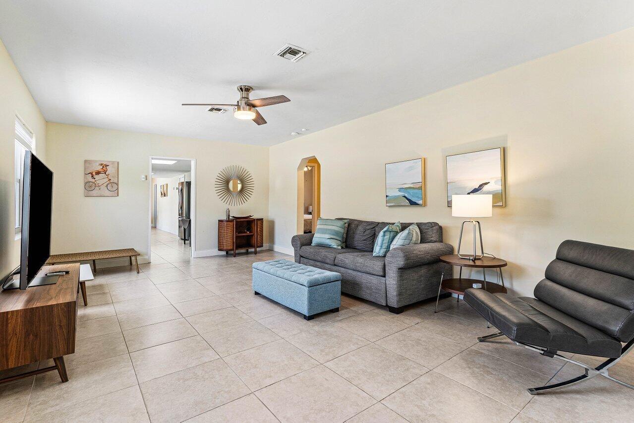 123 NW 6th Avenue