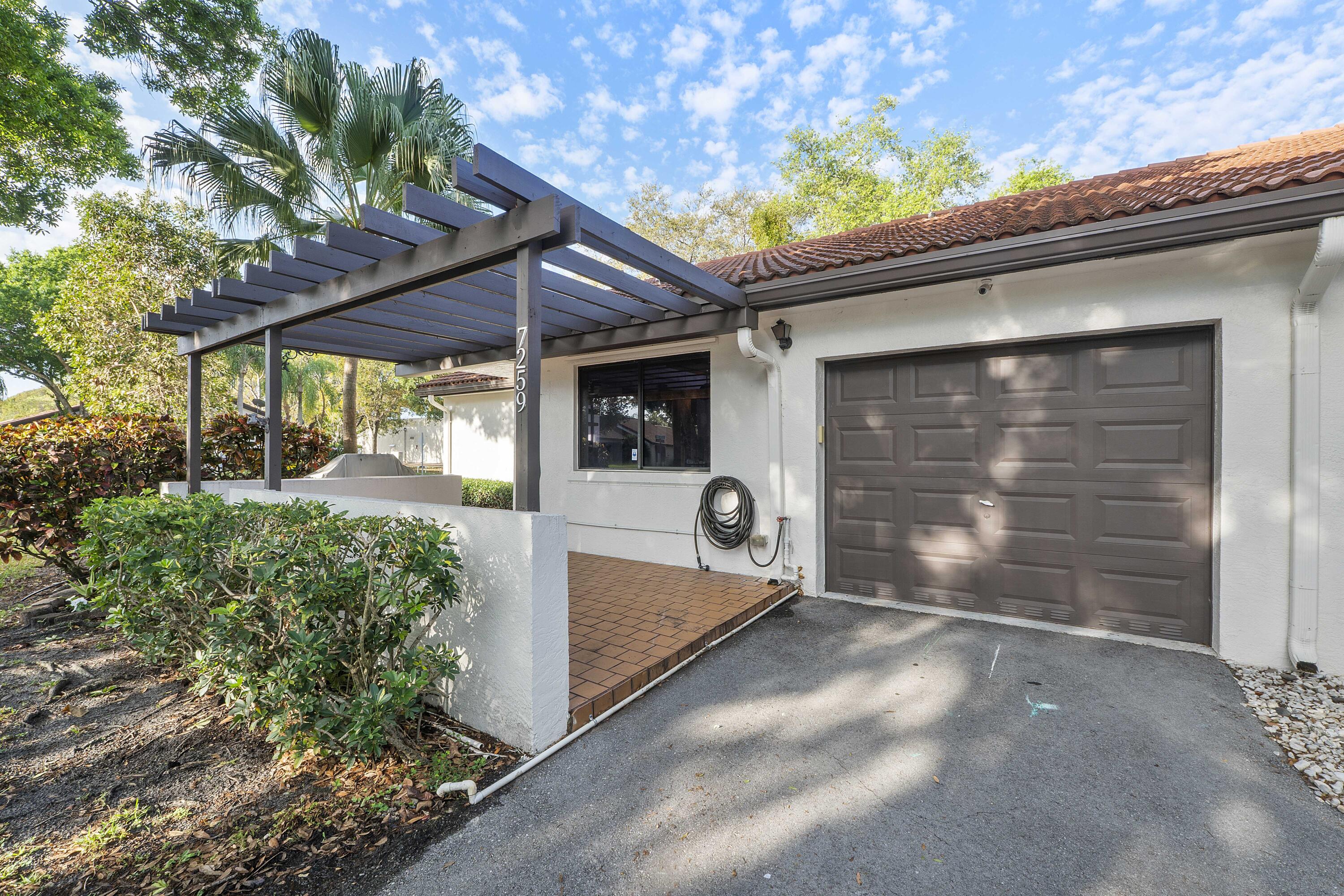 BROOKWOOD GARDENS - Residential