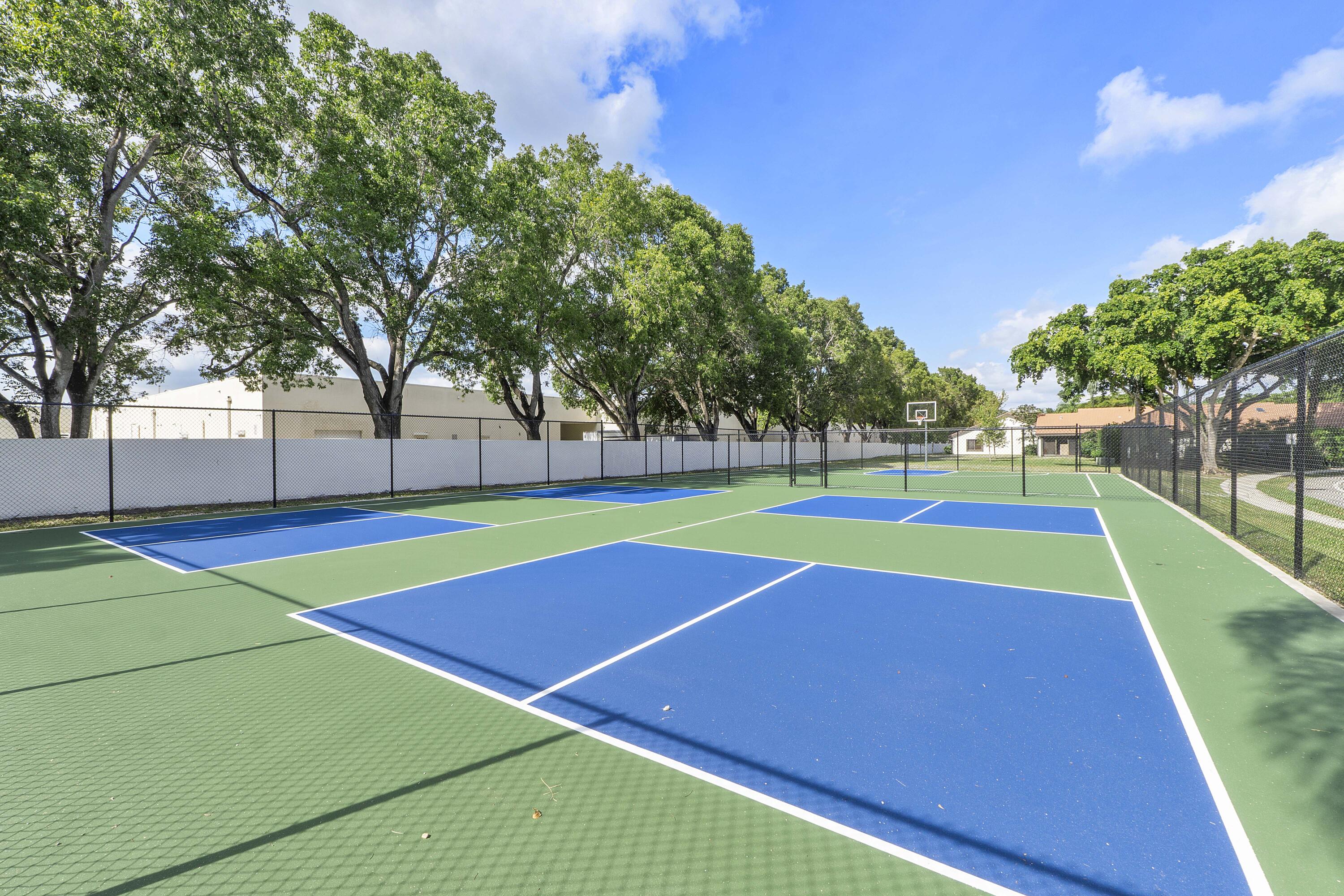 BROOKWOOD GARDENS - Residential