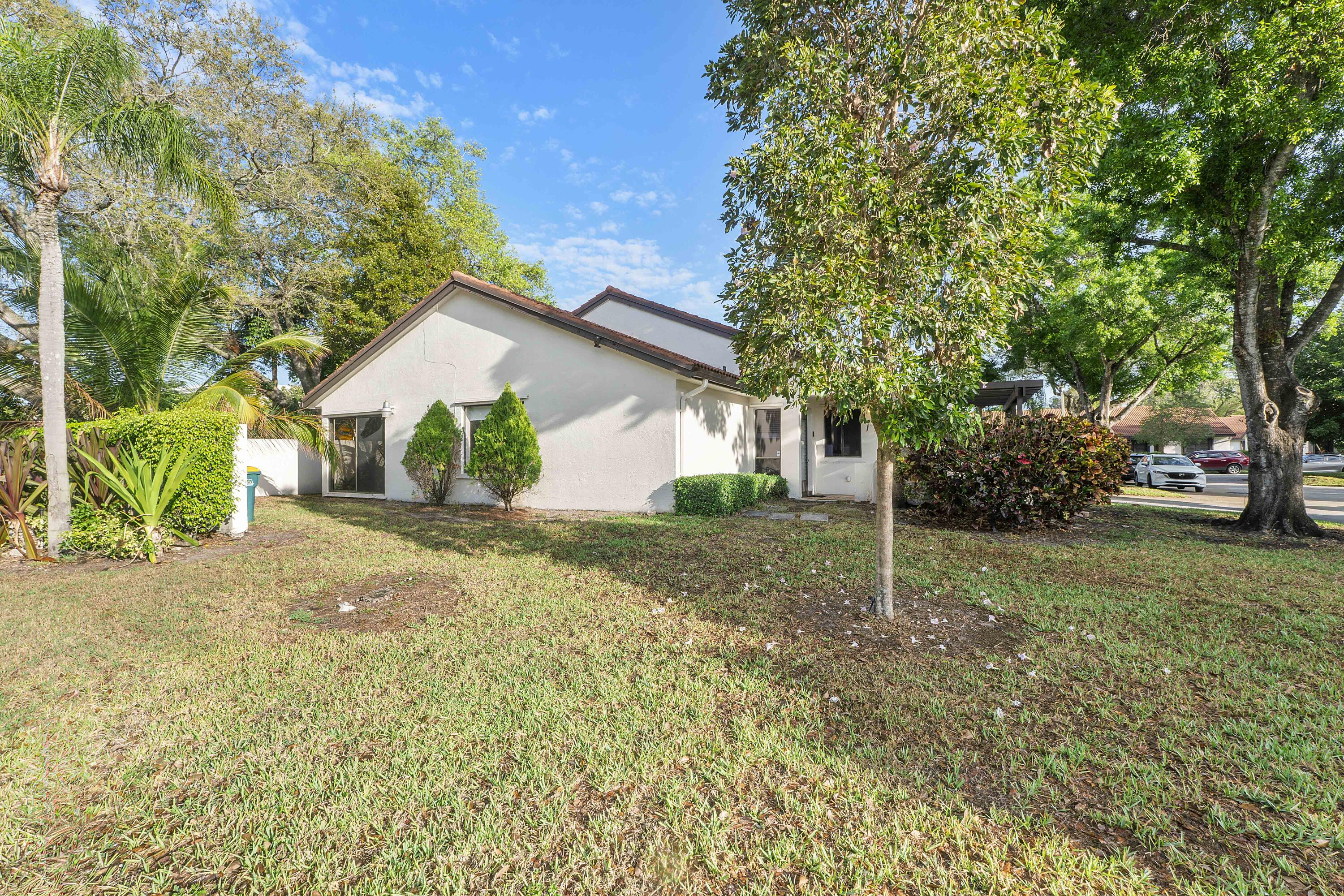 BROOKWOOD GARDENS - Residential