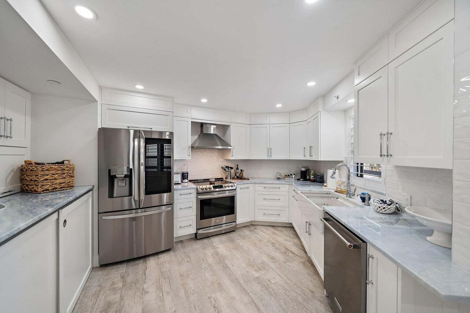 SANDPOINTE BAY CONDO - Residential Lease