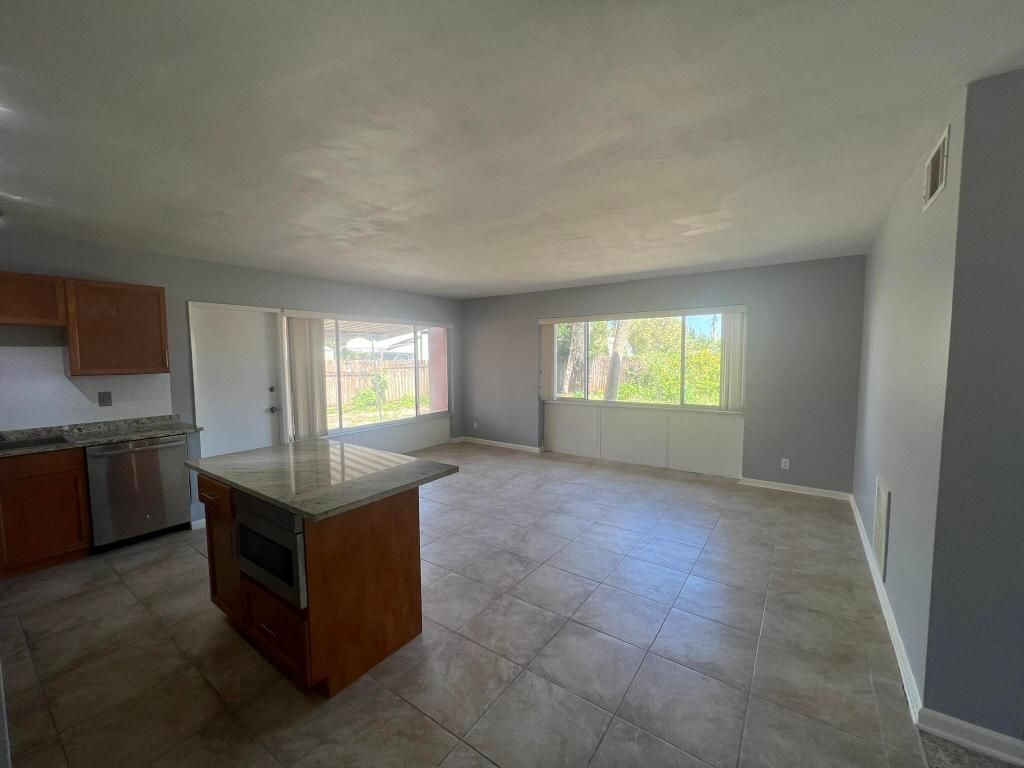 Photo of 3451 10th Avenue N, Palm Springs, FL 33461 (MLS # R10975594)