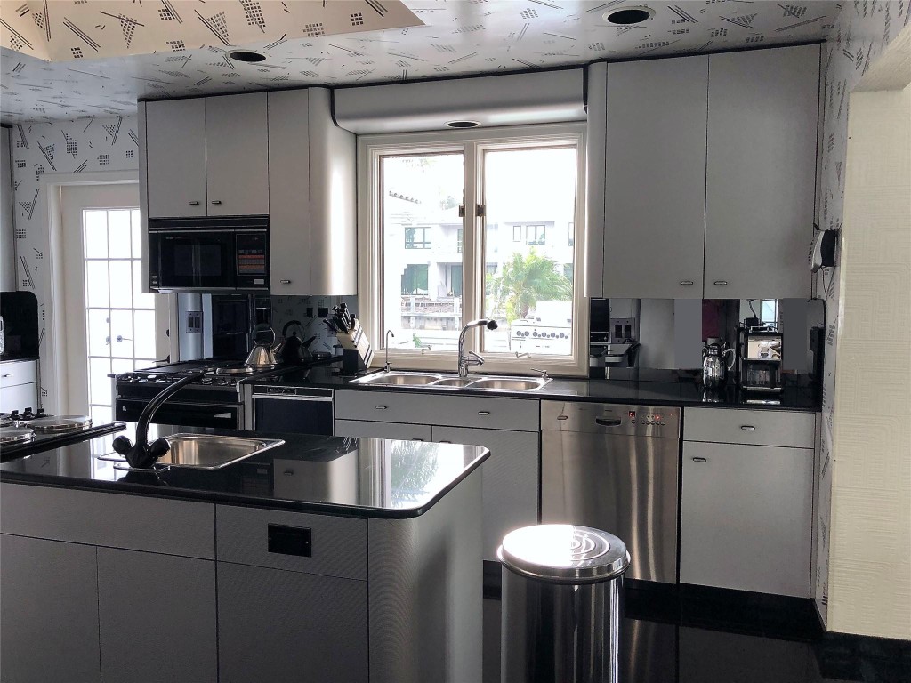 Isla Bahia 47-27 B - Residential