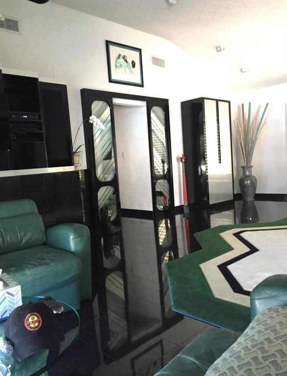 Isla Bahia 47-27 B - Residential