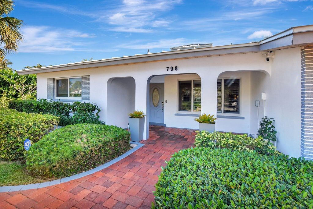 Photo of 798 E Boca Raton Road, Boca Raton, FL 33432 (MLS # R11048020)